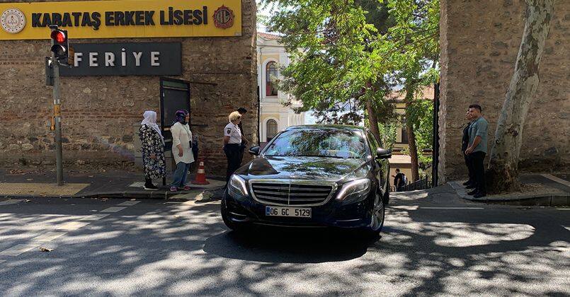 Kraliçe 2. Elizabeth’in en küçük oğlu Prens Edward, Kabataş Erkek Lisesini ziyaret etti