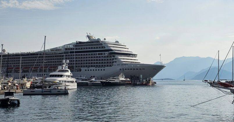 Dev yolcu gemisi bin 497 yolcusu ile Marmaris’e geldi