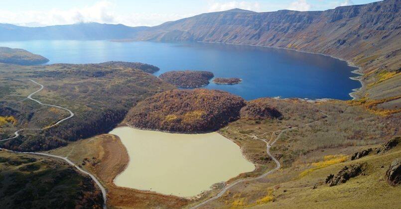 Nemrut Krater Gölü sezonun son ziyaretçilerini ağırlıyor
