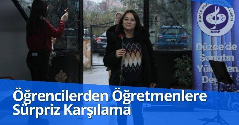 Öğrencilerden öğretmenlere sürpriz karşılama