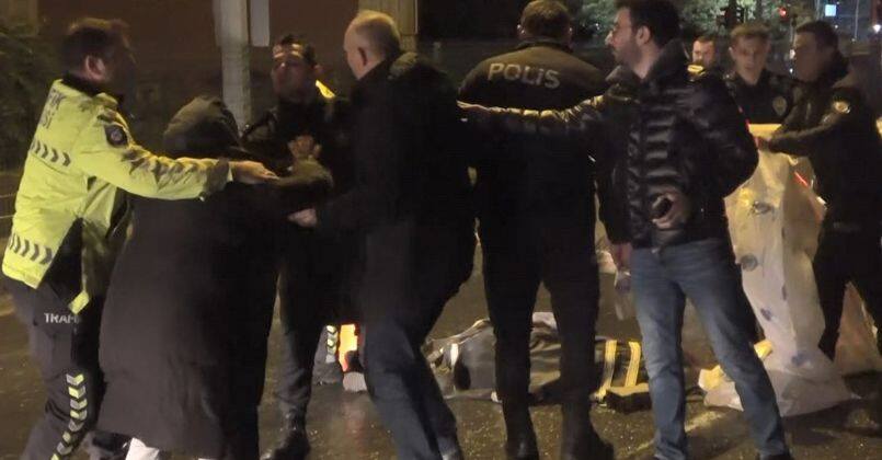 Otomobilin çarpıp tırın 100 metre sürüklediği kız çocuğu öldü: Anne ve baba sinir krizi geçird