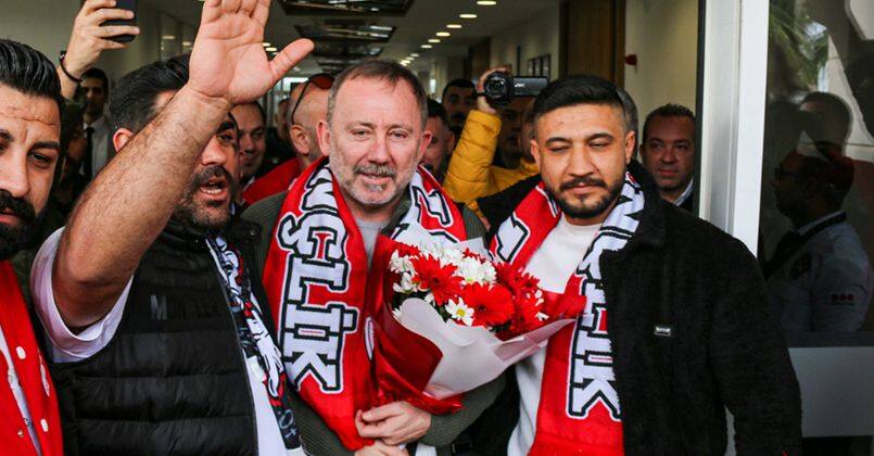 Antalyaspor’un yeni teknik direktörü Sergen Yalçın, Antalya’da
