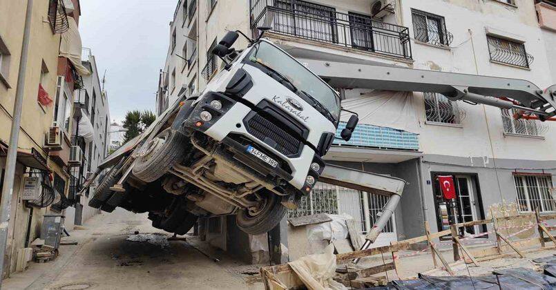 Beton dökme aracı şaha kalktı