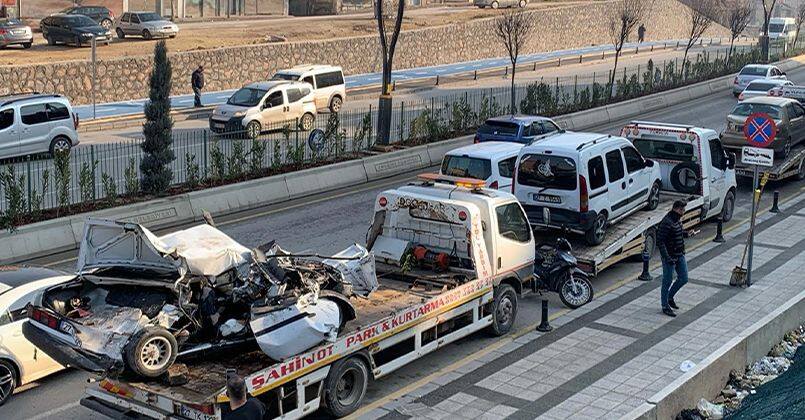 Freni patlayan çekici ortalığı savaş alanına çevirdi