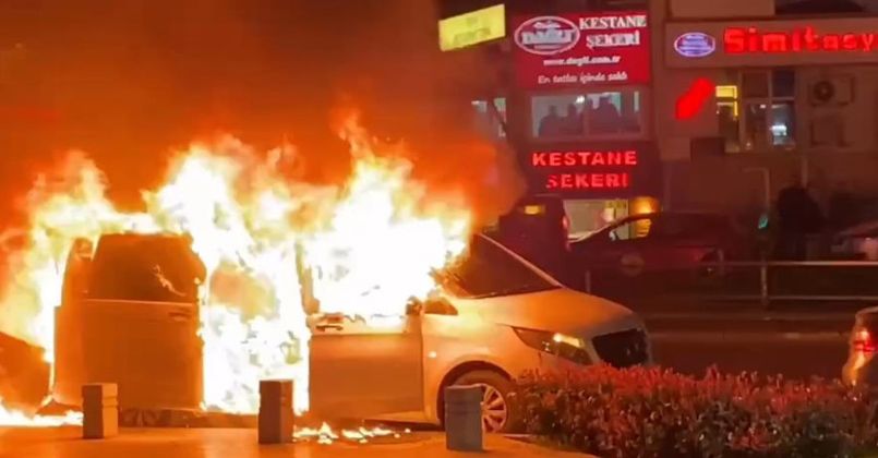 Bursa’da büyükşehir belediye başkan adayının makam aracı alev alev yandı