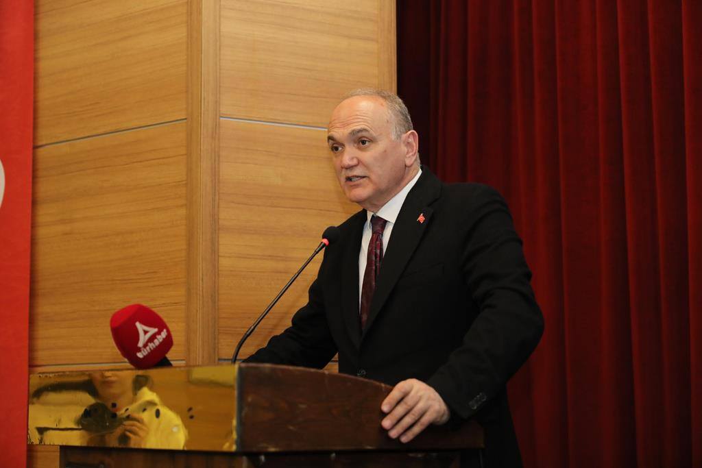 BAŞKAN ÖZLÜ AFET KOORDİNASYON VE EĞİTİM MERKEZİNİ TANITTI