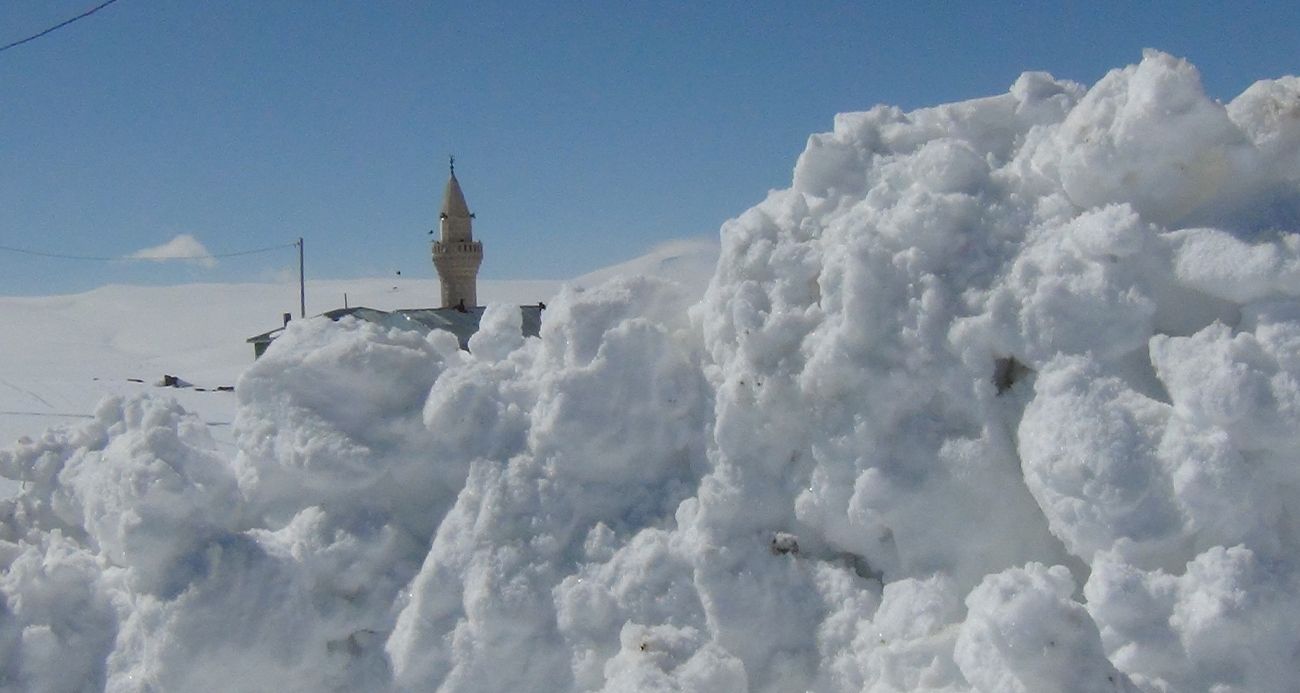 Kars ve Ardahan'da yoğun kar yağışı