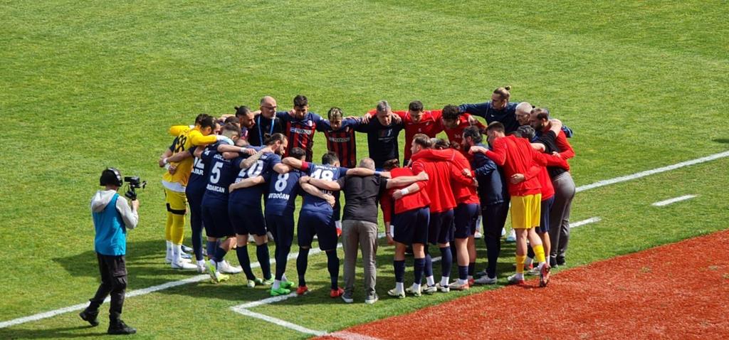 DÜZCE SPOR LİGE TUTUNDU