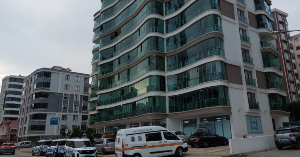 Samsun’da 16 yaşındaki çocuk babasını uyurken tabancayla kafasından vurdu