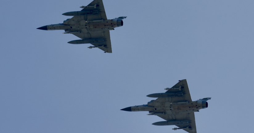 Fransa, Ukrayna'ya ilk 'Mirage 2000' savaş uçaklarını teslim etti