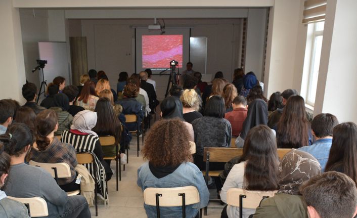 Sanatçı kendi özgür alanını oluşturmalıdır