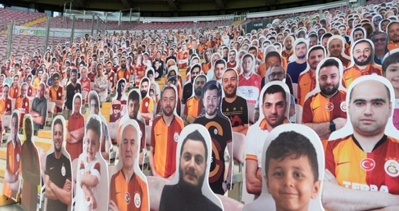 Galatasaray, karton taraftarları tribünlere yerleştirmeye başladı