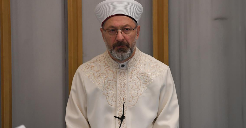 Diyanet İşleri Başkanı Erbaş, Eyüp Sultan Camii’nde teravih namazı kıldırdı