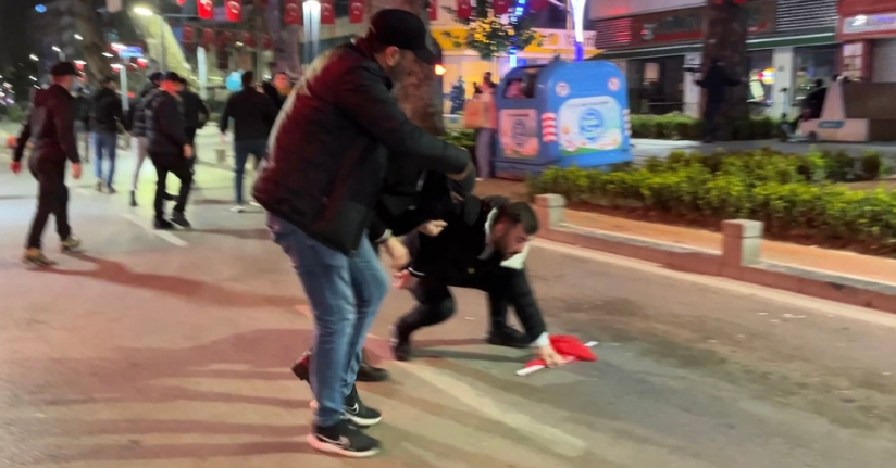 Kocaeli'de 'İmamoğlu' protestosunda 10 gözaltı; polisten 'bayrak' hassasiyeti