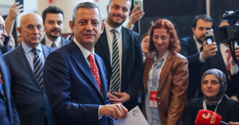 Özgür Özel, yeniden CHP Genel Başkanı seçildi
