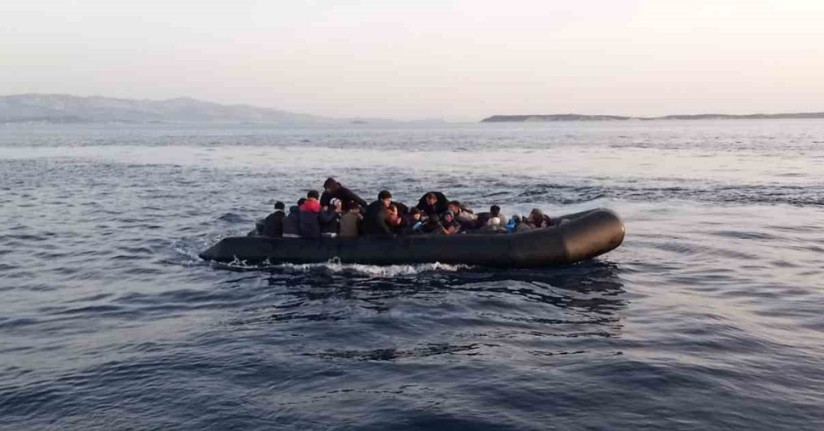 İzmir açıklarında 41 düzensiz göçmen yakalandı