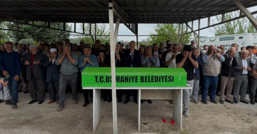 Elektrik akımına kapılarak hayatını kaybeden anne-kızın cenaze toprağa verildi