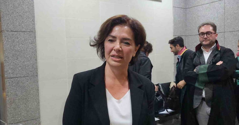 Gazeteci Özlem Gürses’e 1 yıl 3 ay hapis cezası