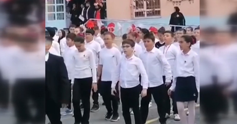 23 Nisan gösterisi sırasında depreme yakalandılar