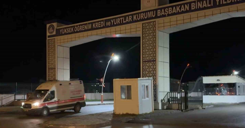 Sivas’ta yurtta kalan 53 öğrenci gıda zehirlenmesi şüphesiyle hastaneye başvurdu