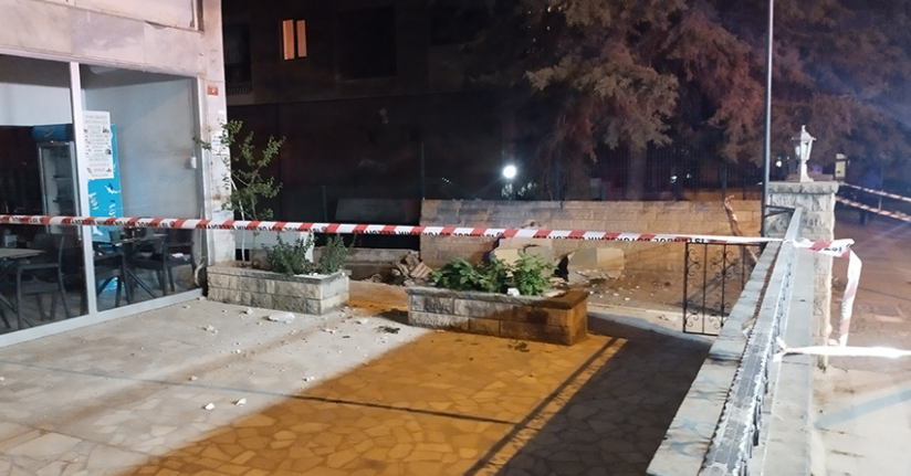 Kadıköy’de balkon çöktü, bina tedbiren boşaltıldı