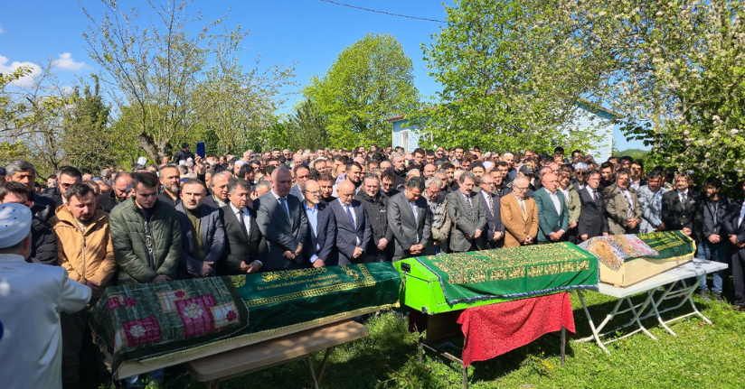 Samsun'daki heyelanda hayatını kaybeden baba ve 2 kızı, son yolculuğuna uğurlandı