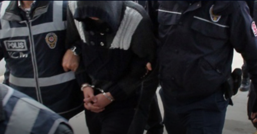 Anneye, kızını babasıyla görüşe 43 dakika geç götürdüğü gerekçesiyle 3 gün hapis