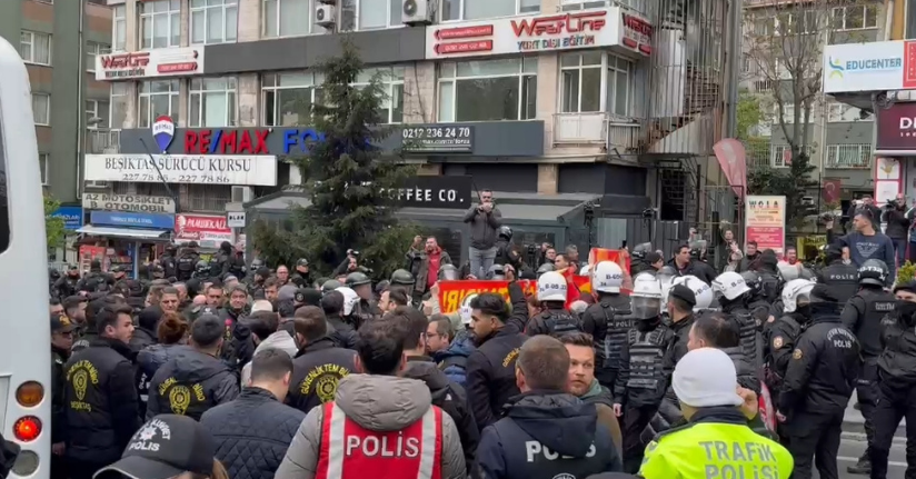 Beşiktaş'tan Taksim Meydanı'na çıkmak isteyen gruba polis izin vermed