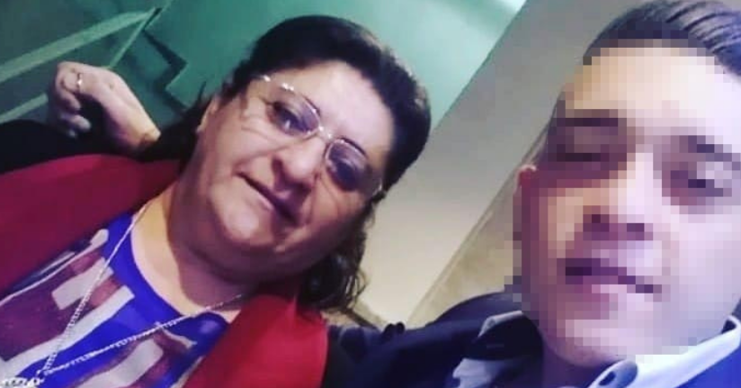 Evde annesini bıçaklayarak öldürdü