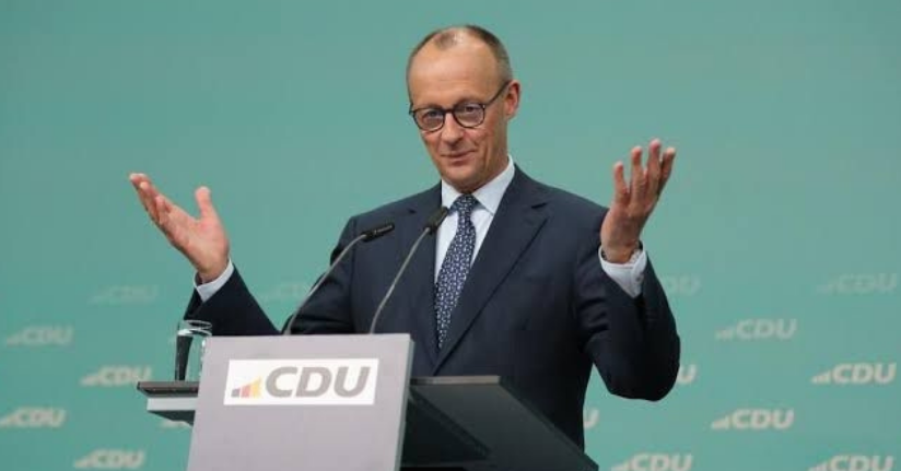 Scholz görevini Merz'e devretti