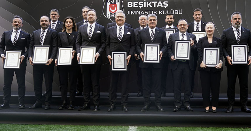 Beşiktaş’ta Başkan Serdal Adalı ve yönetimi, mazbatalarını aldı