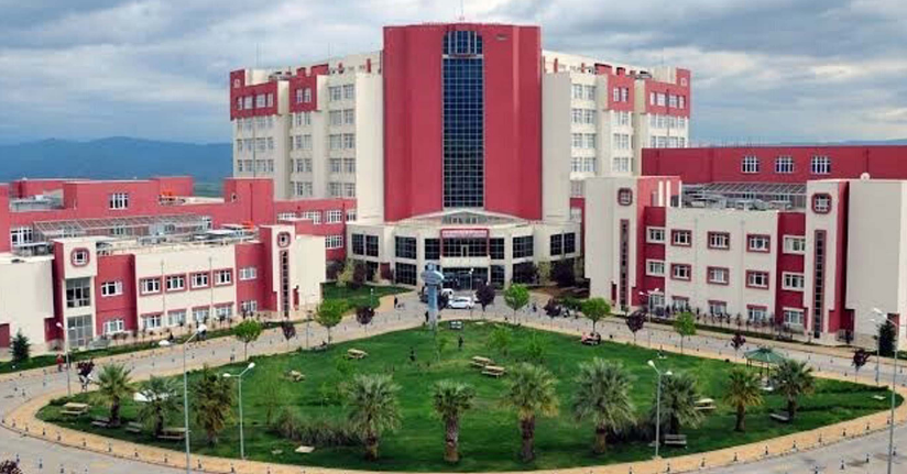 'Bıçak parası' aldığı öne sürülen profesör ile sekreteri gözaltında