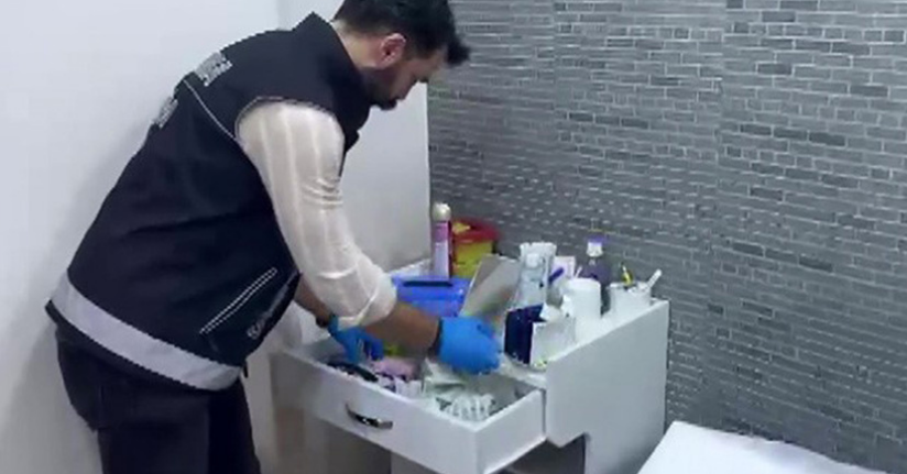 Adana’da yasadışı kliniklere operasyon: Binlerce ilaç ve tıbbi cihaz ele geçirildi