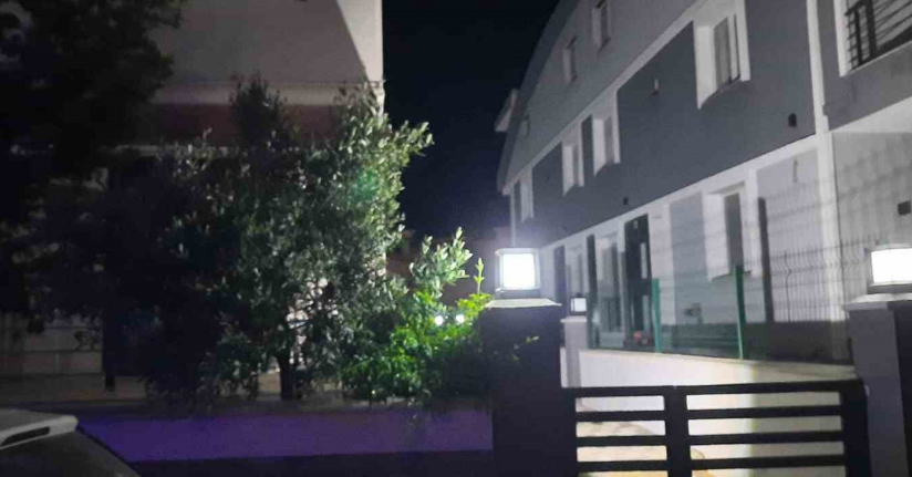 Üçüncü kattan düşen şahıs hayatını kaybetti
