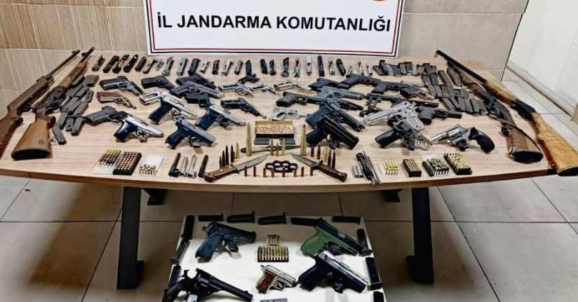  18 ruhsatsız tabanca ve av tüfeği ele geçirildi
