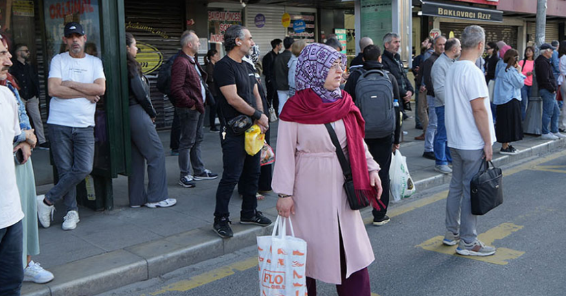 Özel halk otobüsleri kontak kapattı, vatandaşlar yolda kaldı
