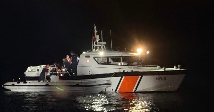Çanakkale’de 18 kaçak göçmen ile 1 insan kaçakçısı yakalandı