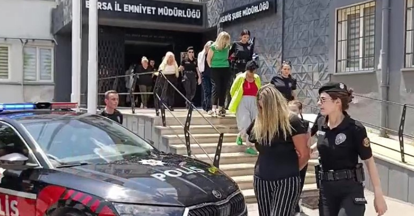 Masaj salonlarına yapılan operasyonda 15 gözaltı