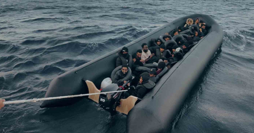 Denizde mahsur kaldılar, göçmenleri Sahil Güvenlik kurtardı