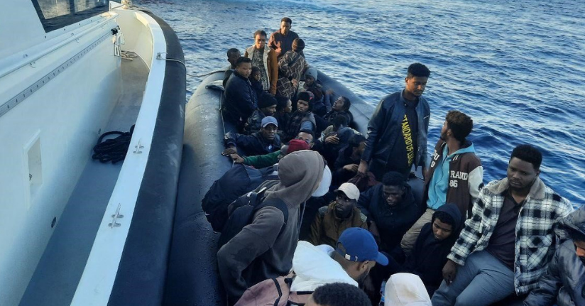 İzmir açıklarında 20 düzensiz göçmen yakalandı, 34 göçmen kurtarıldı
