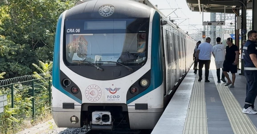 Marmaray’da raylara atlayan kişi intihar etti