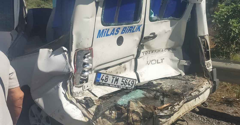 Beton mikseri dolmuşa çarptı: 1 ölü, 13 yaralı
