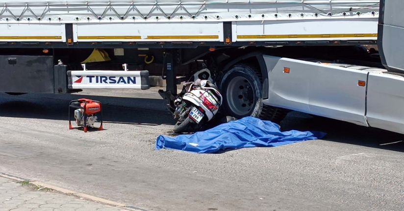 TIR’ın çarptığı motosikletteki 2 kişi öldü