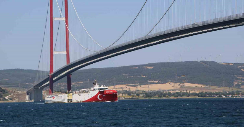 Oruç Reis Sismik Araştırma Gemisi, 1915 Çanakkale Köprüsü altından geçti