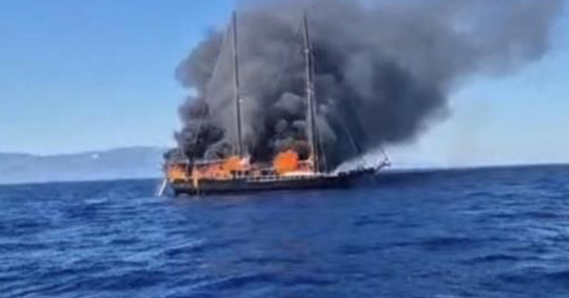 Bodrum’da korku dolu anlar! Ahşap tekne yanarak battı