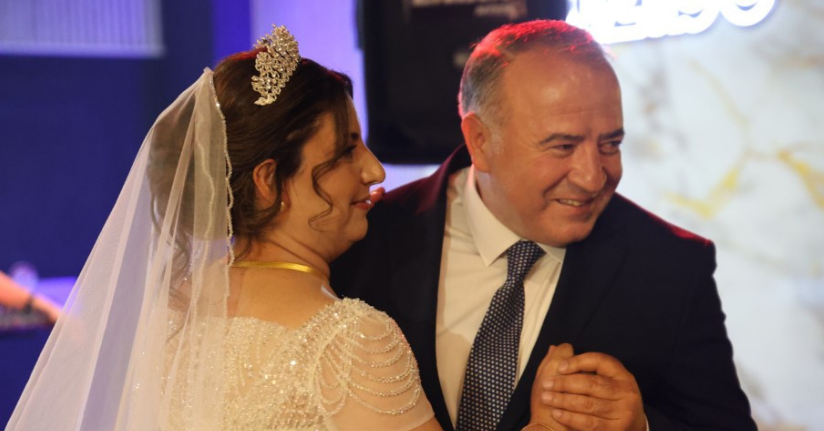 Liseli sınıf arkadaşları 34 yıl sonra karşılaştı, görüşme düğünle sonuçlandı