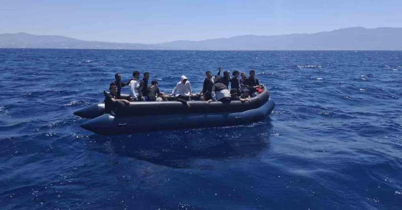 Kuşadası’nda 22 düzensiz göçmen kurtarıldı