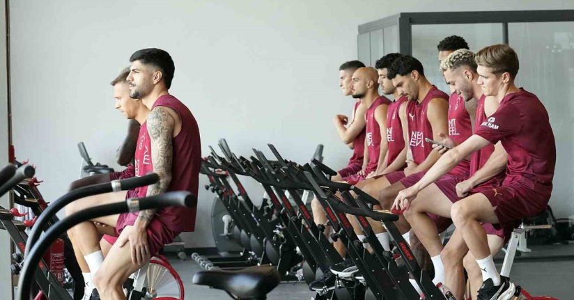 Galatasaray günü çift idmanla tamamladı