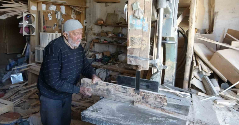 Malatyalı usta 73 yıldır ağaçlara şekil veriyor