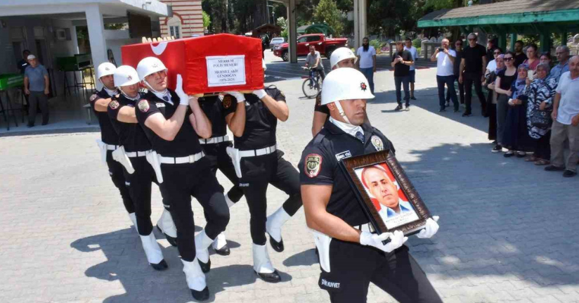Polis memuru kaza kurşunuyla hayatını kaybetti
